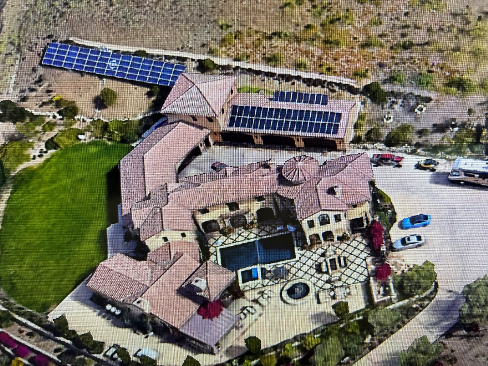 Custom Homes Solar in Encino